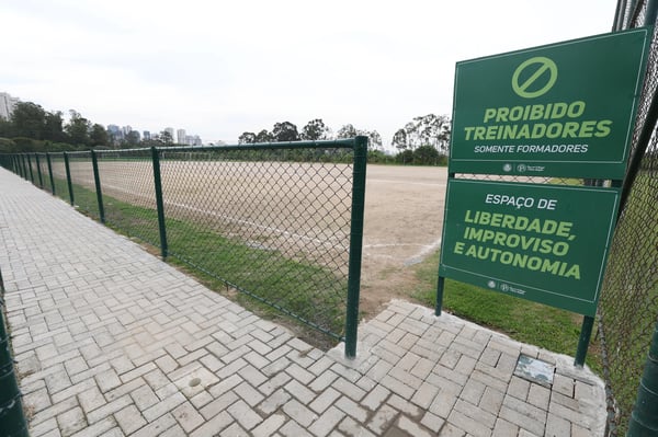 SE Palmeiras 青年学院拥有泥地